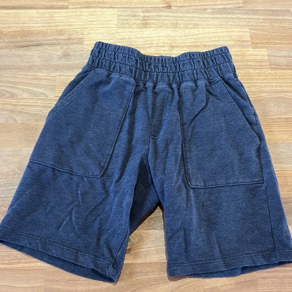 Boys wonder nation shorts size medium (8)